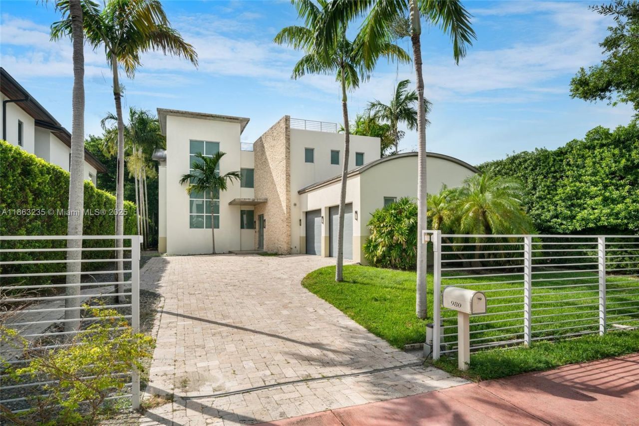 980 W 48th St, Miami Beach, FL 33140 Photo