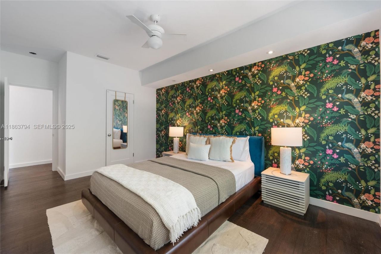 4015 N Meridian Ave, Unit 4, Miami Beach, FL 33140 Photo