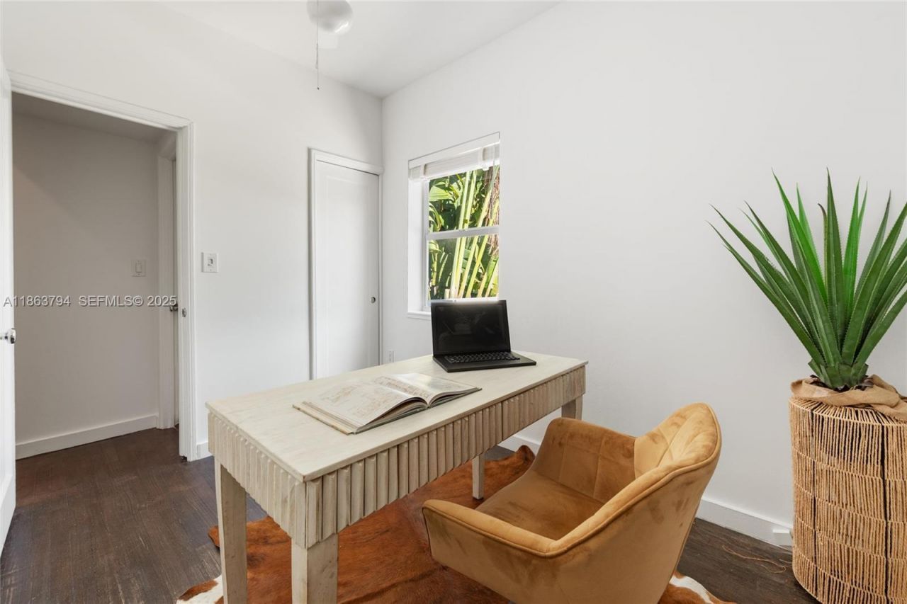 4015 N Meridian Ave, Unit 4, Miami Beach, FL 33140 Photo