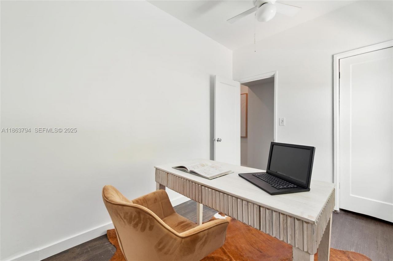 4015 N Meridian Ave, Unit 4, Miami Beach, FL 33140 Photo