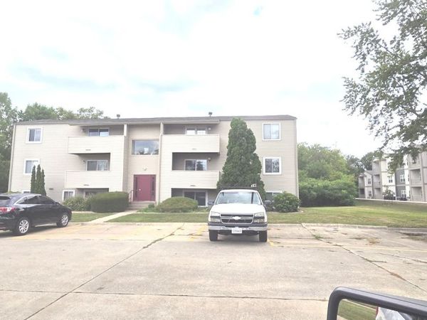 2001 S Mattis Avenue, Unit E, Champaign, IL 61821