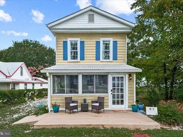 209 HAWTHORNE STREET, COLONIAL BEACH, VA 22443