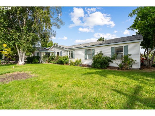 28473 Southshore DR, Umatilla, OR 97882