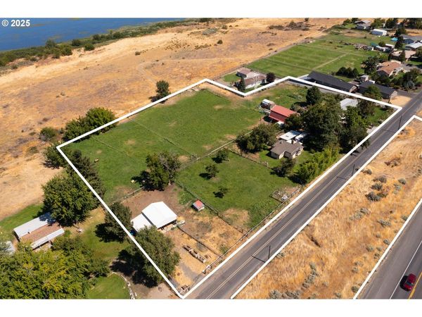 28473 Southshore DR, Umatilla, OR 97882