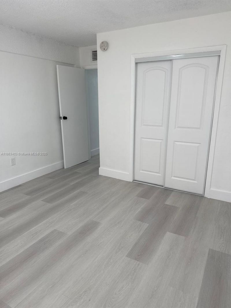1000 W 28 St, Unit 16, Hialeah, FL 33010 Photo
