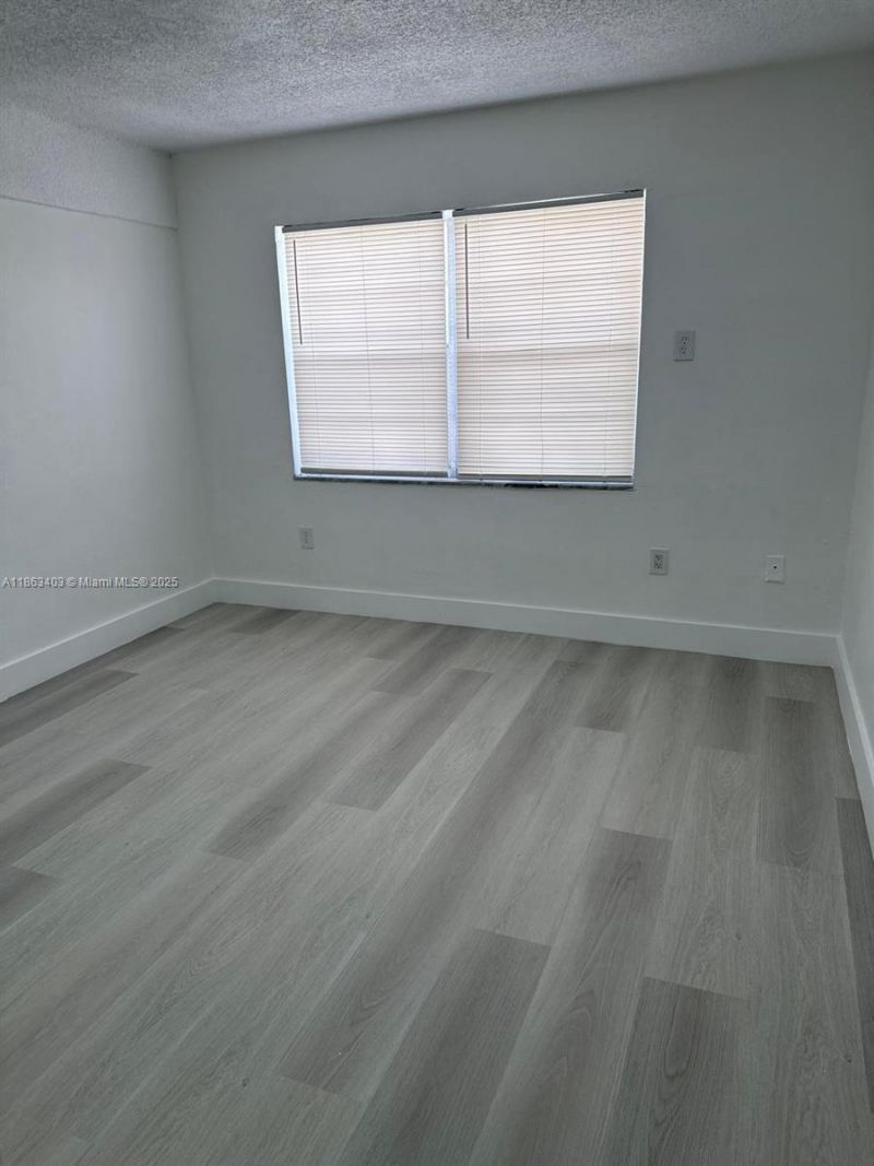 1000 W 28 St, Unit 16, Hialeah, FL 33010 Photo