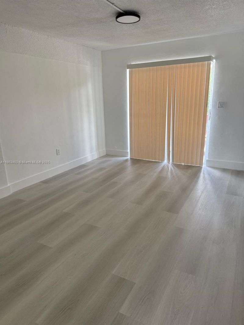 1000 W 28 St, Unit 16, Hialeah, FL 33010 Photo