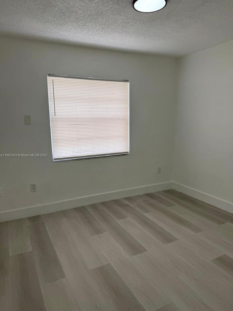 1000 W 28 St, Unit 16, Hialeah, FL 33010 Photo