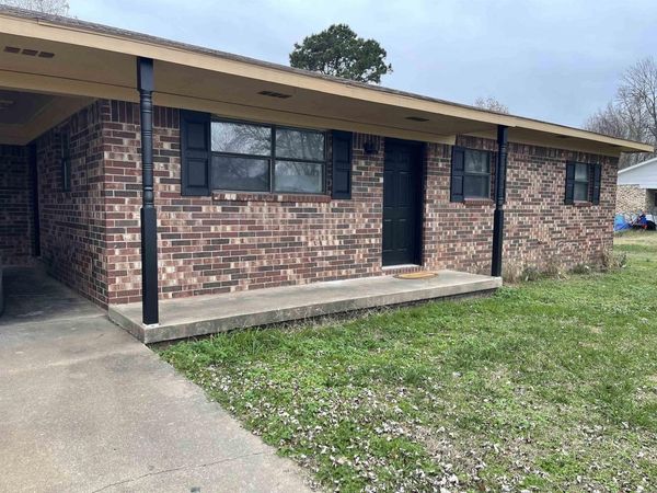 617 N 35th, Ozark, AR 72949