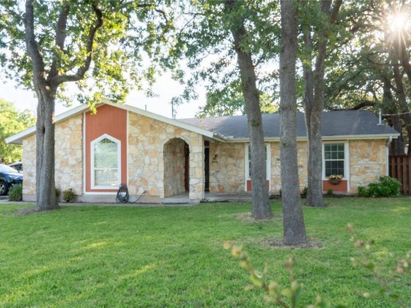 2107 Emerald Isle DR, Leander, TX 78641