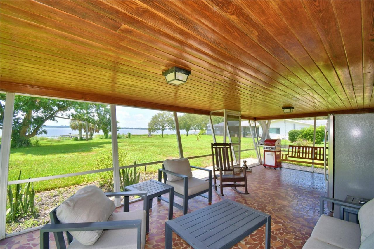 823 N Lake Reedy Boulevard, Frostproof, FL 33843 Photo