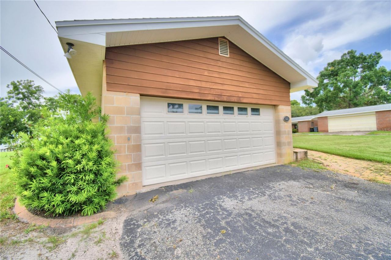 823 N Lake Reedy Boulevard, Frostproof, FL 33843 Photo