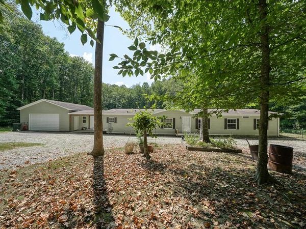 45 Butch Smith Ln., Byrdstown, TN 38549