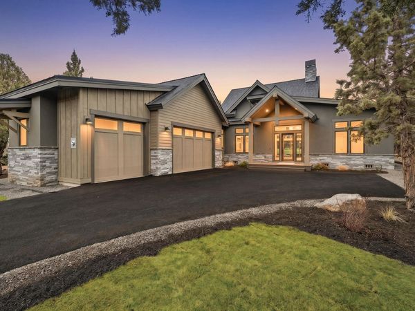 2447 Osprey Drive, Redmond, OR 97756