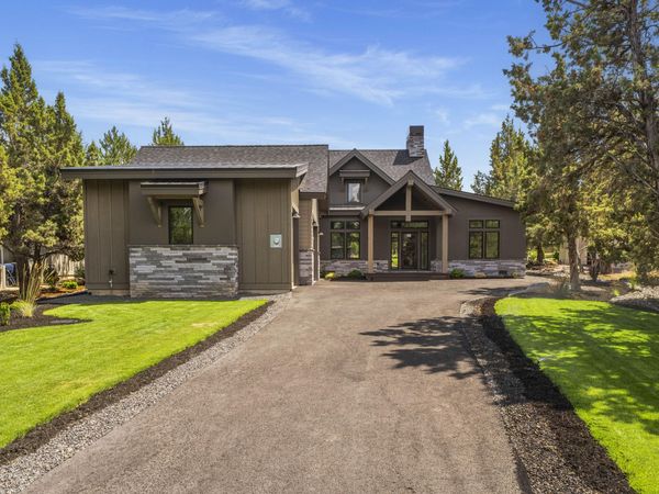 2447 Osprey Drive, Redmond, OR 97756
