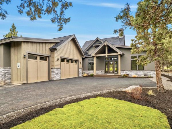 2447 Osprey Drive, Redmond, OR 97756