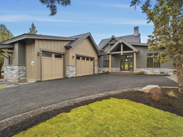 2447 Osprey Drive, Redmond, OR 97756