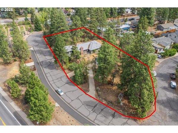 438 NE 9TH ST, Bend, OR 97701