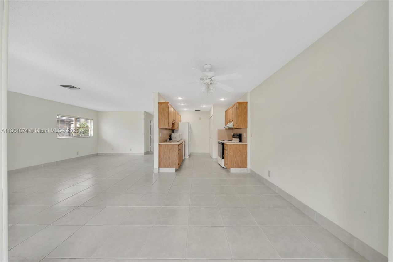 3319 Americo Dr, West Palm Beach, FL 33417 Photo