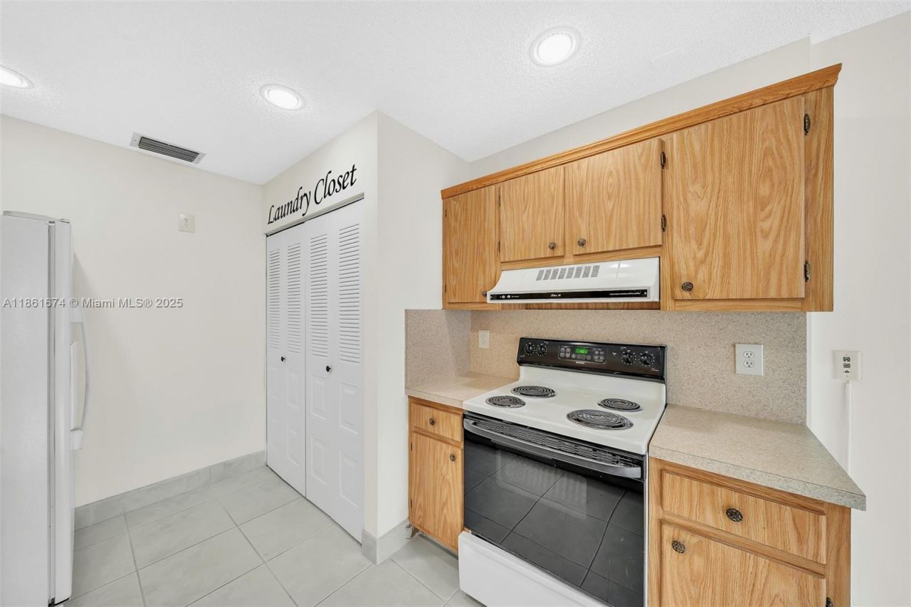 3319 Americo Dr, West Palm Beach, FL 33417 Photo
