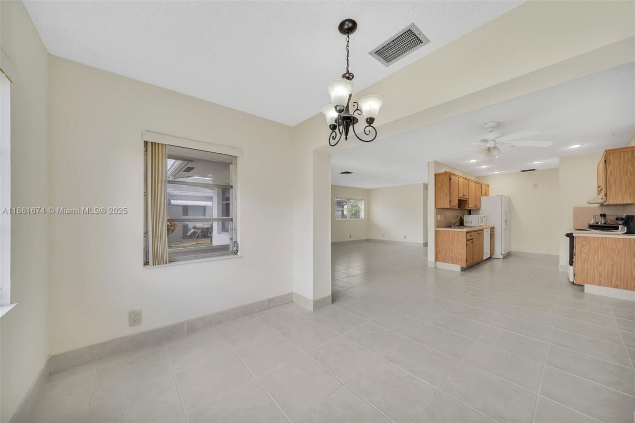 3319 Americo Dr, West Palm Beach, FL 33417 Photo