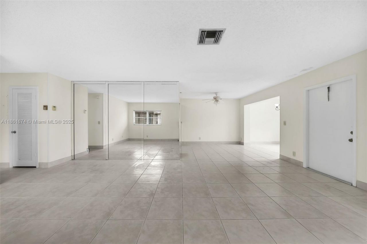 3319 Americo Dr, West Palm Beach, FL 33417 Photo