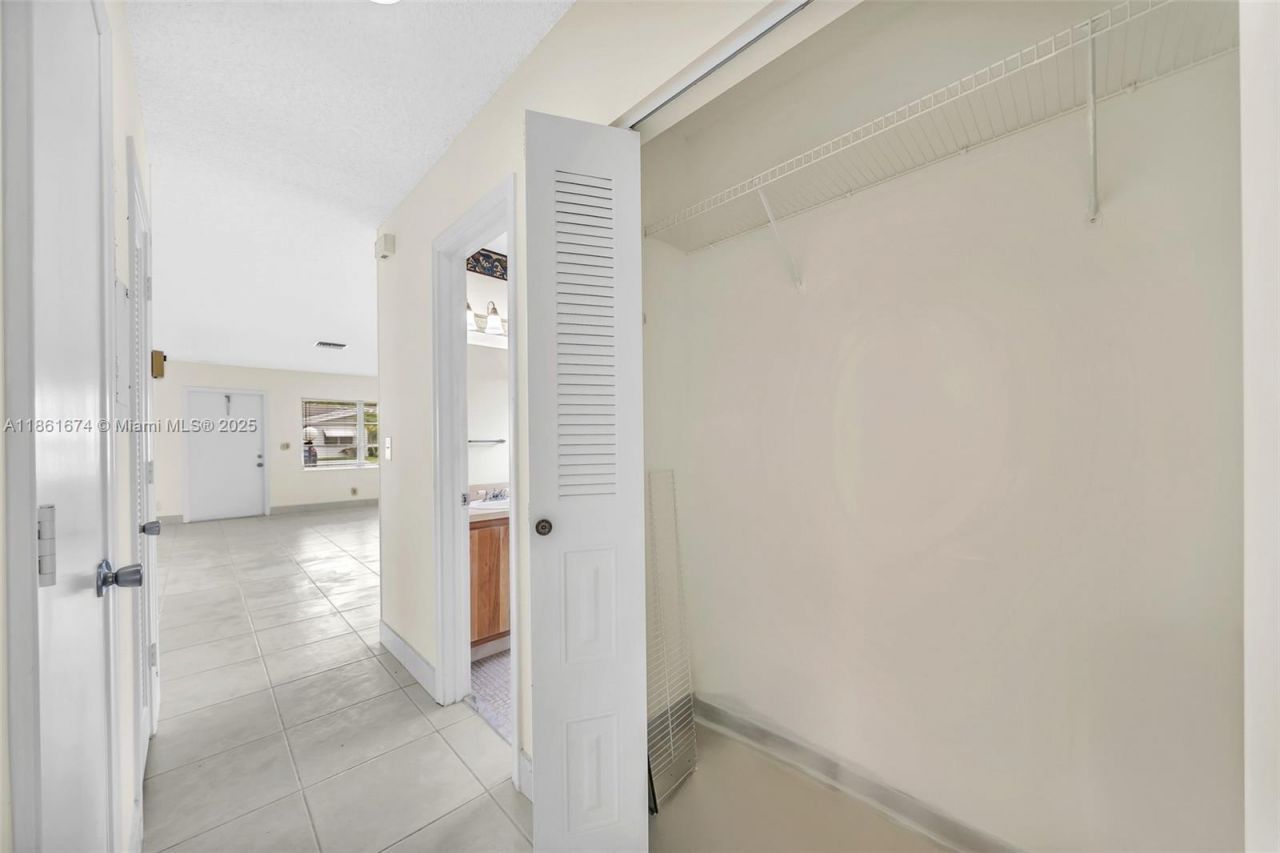 3319 Americo Dr, West Palm Beach, FL 33417 Photo