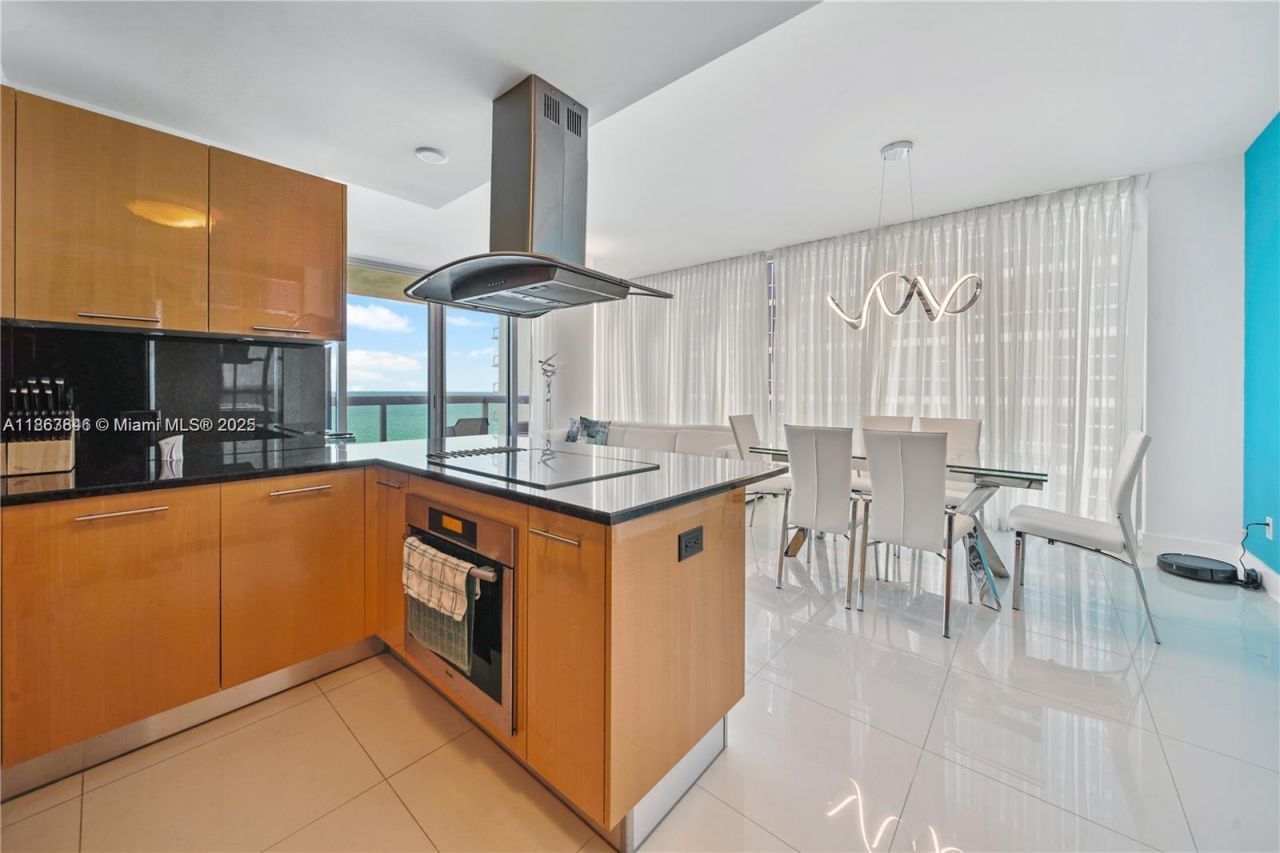 6899 Collins Ave, Unit 808, Miami Beach, FL 33141 Photo