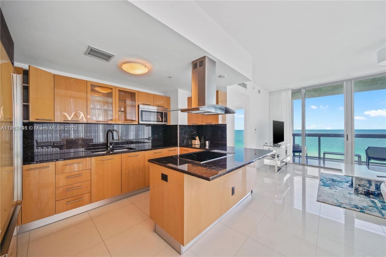 6899 Collins Ave, Unit 808, Miami Beach, FL 33141 Photo