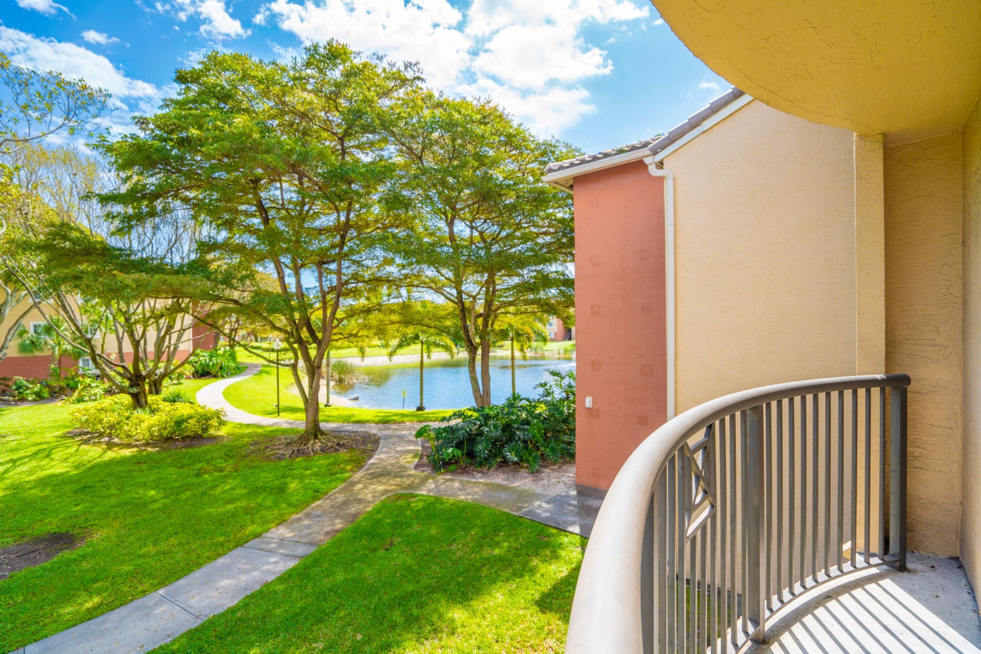 4187 N Haverhill Road, Unit 505, West Palm Beach, FL 33417 Photo