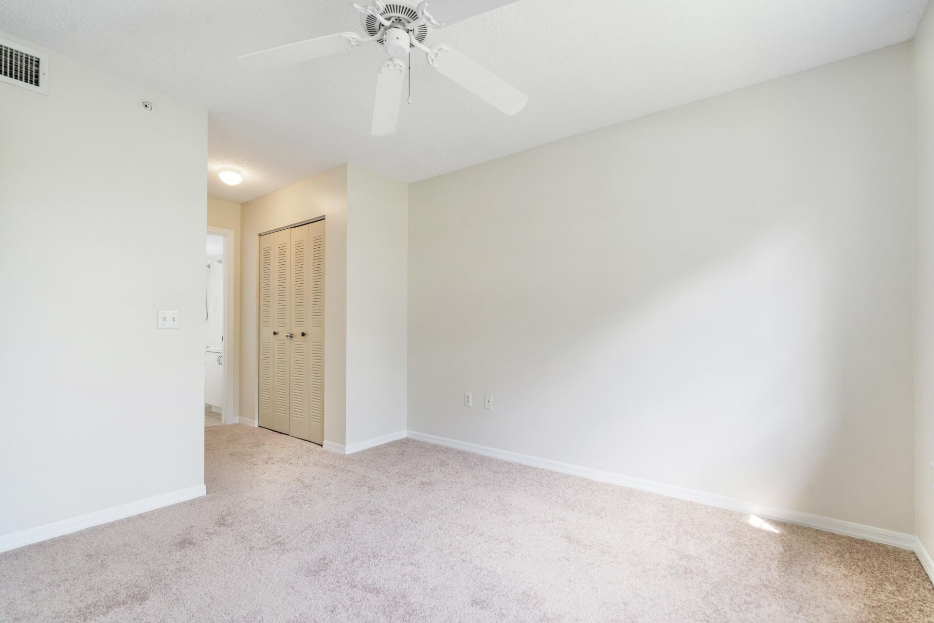 4187 N Haverhill Road, Unit 505, West Palm Beach, FL 33417 Photo