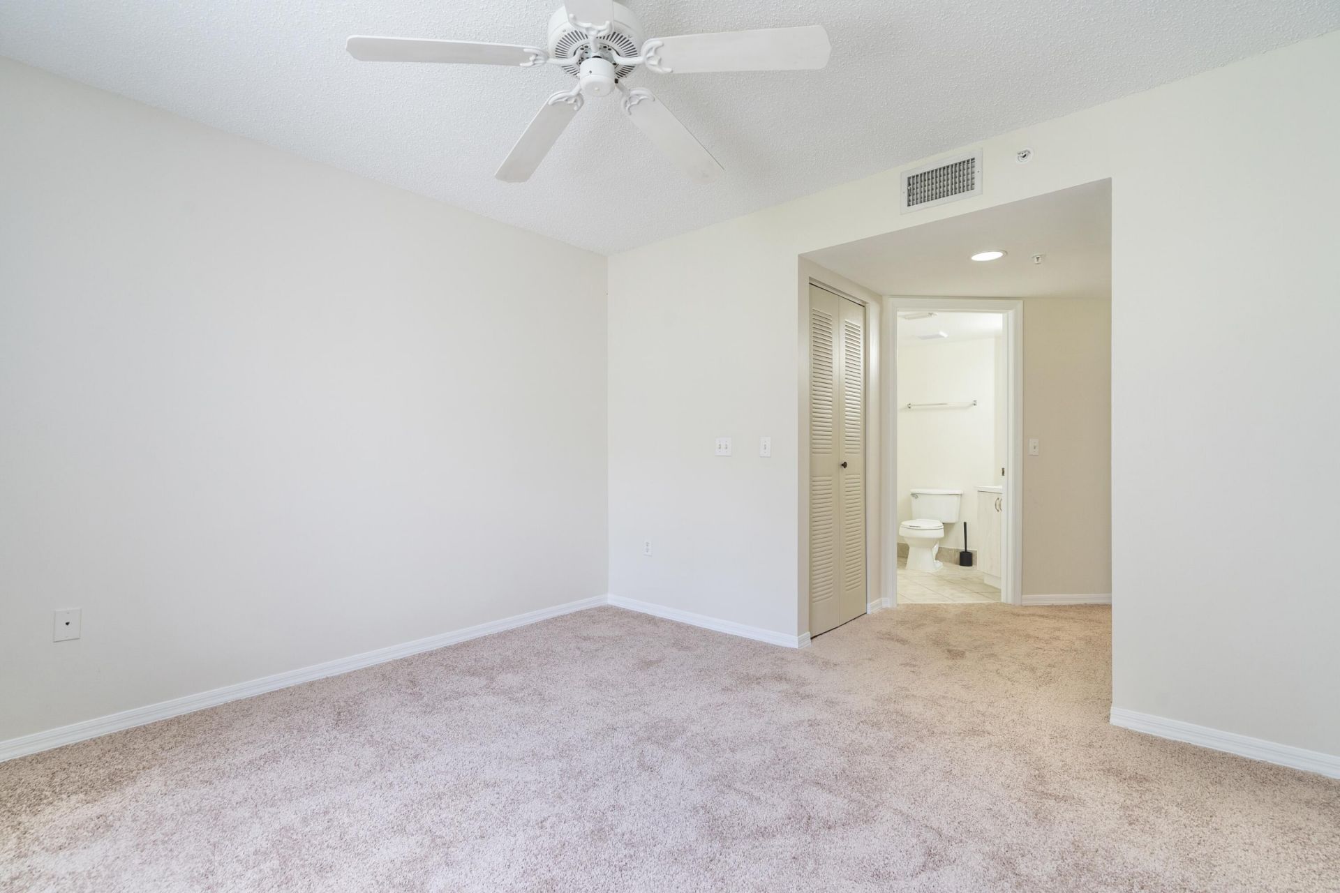 4187 N Haverhill Road, Unit 505, West Palm Beach, FL 33417 Photo