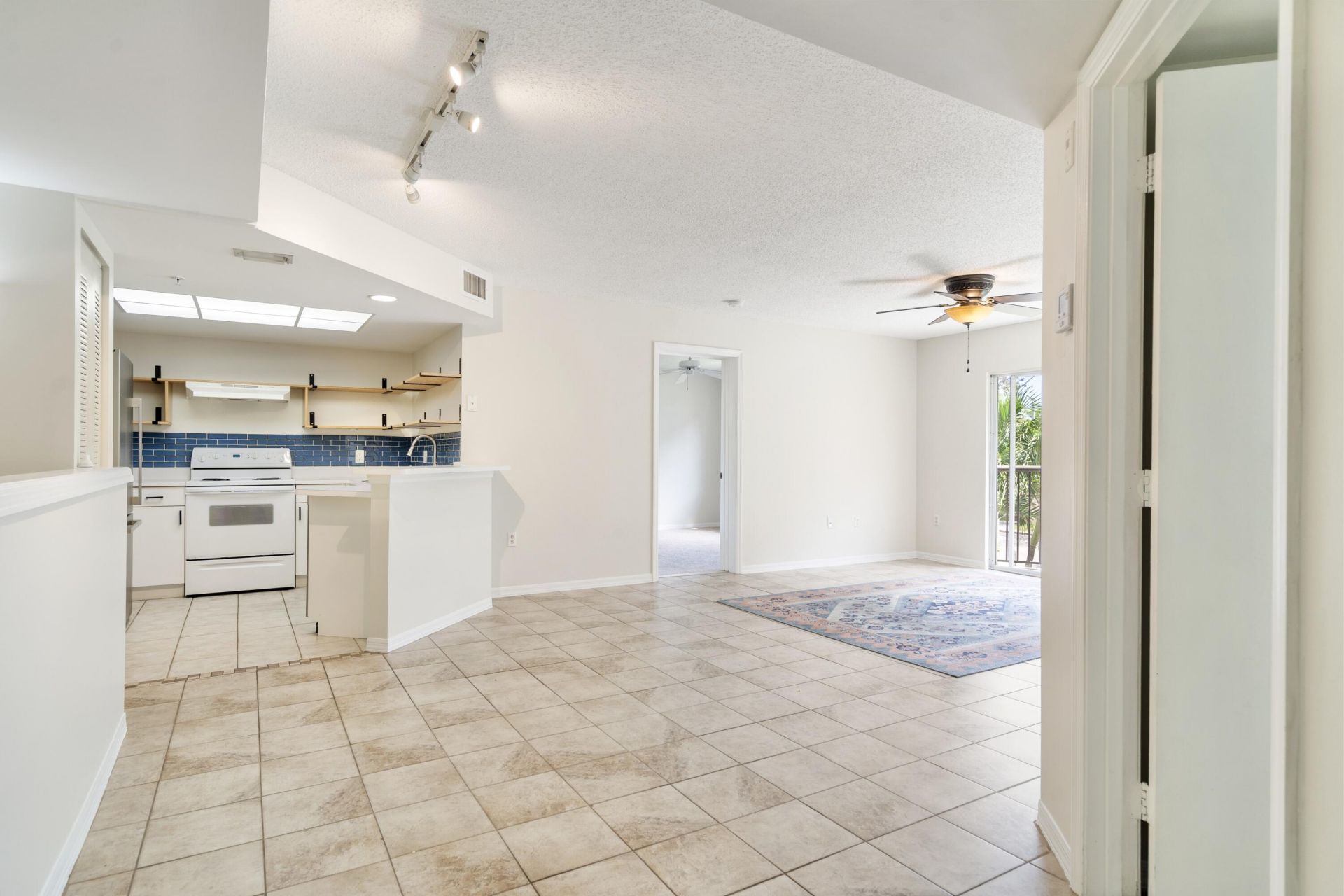 4187 N Haverhill Road, Unit 505, West Palm Beach, FL 33417 Photo