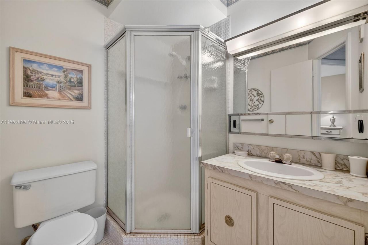 4706 NW 36th St, Unit 402, Lauderdale Lakes, FL 33319 Photo