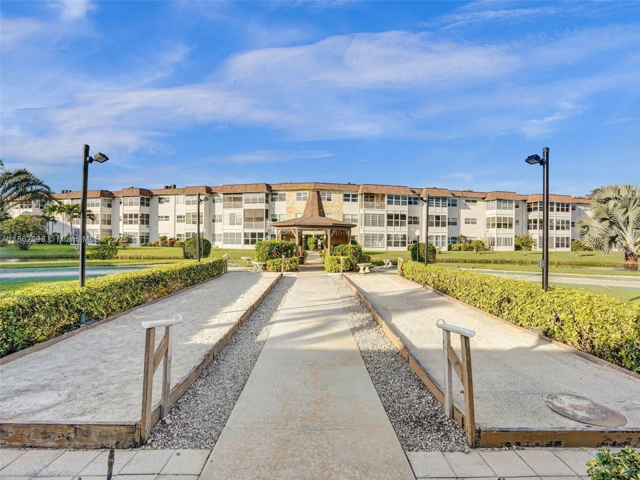 4706 NW 36th St, Unit 402, Lauderdale Lakes, FL 33319 Photo