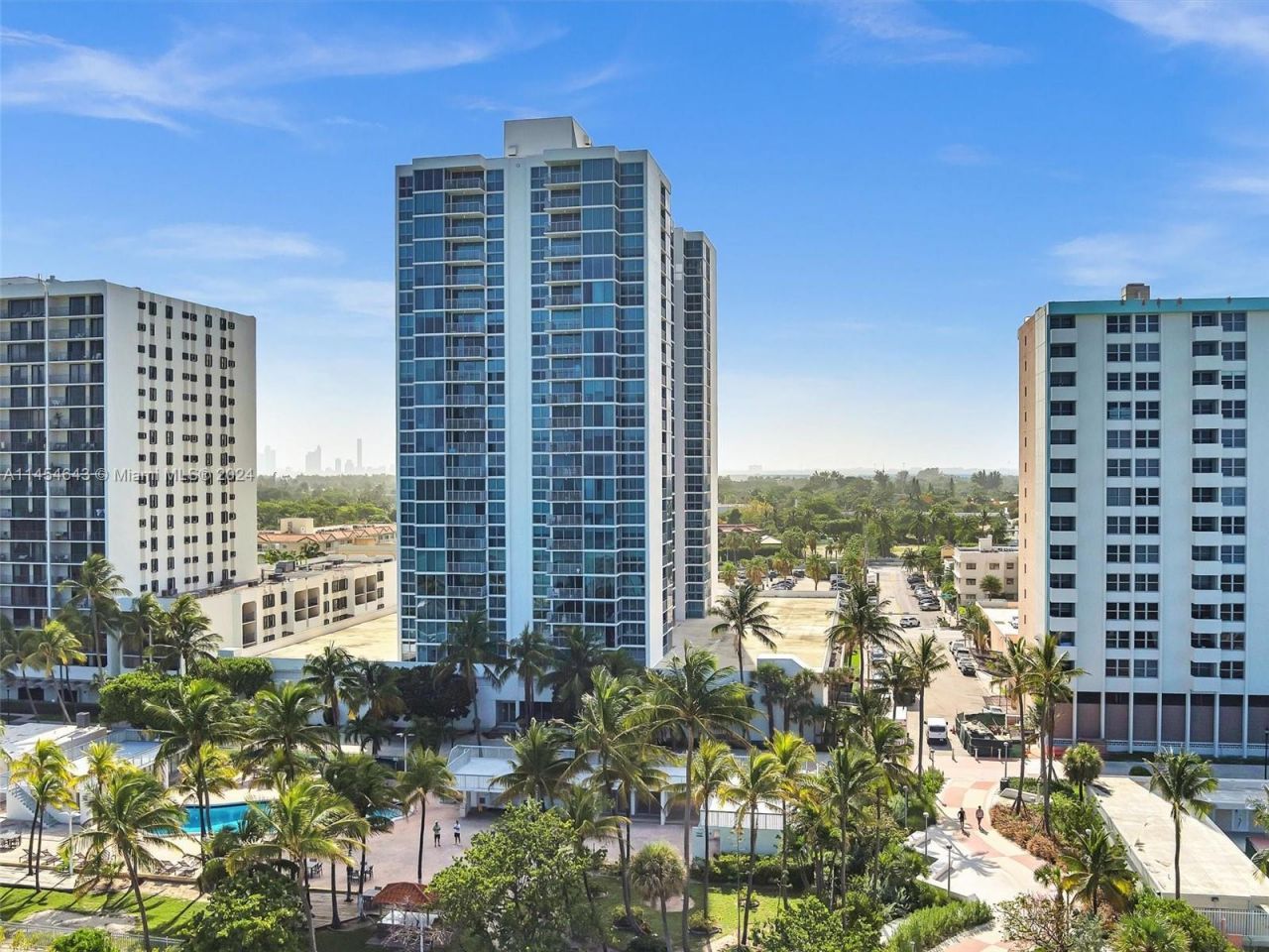 2655 Collins Ave, Unit 706, Miami Beach, FL 33140 Photo