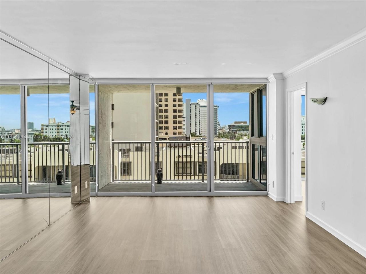 2655 Collins Ave, Unit 706, Miami Beach, FL 33140 Photo