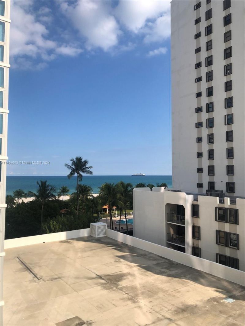 2655 Collins Ave, Unit 706, Miami Beach, FL 33140 Photo