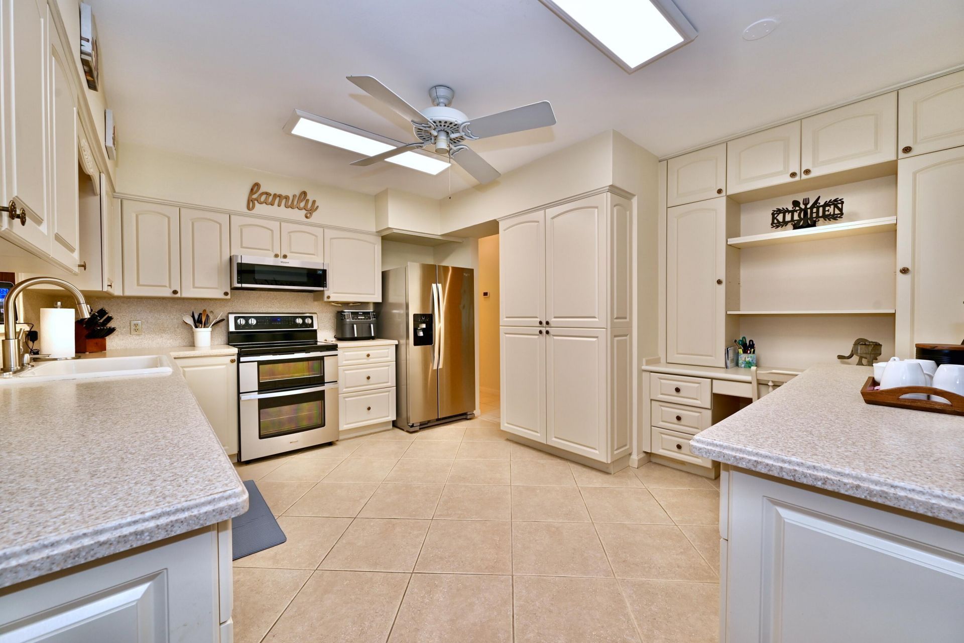 129 Alhambra Place, West Palm Beach, FL 33405 Photo