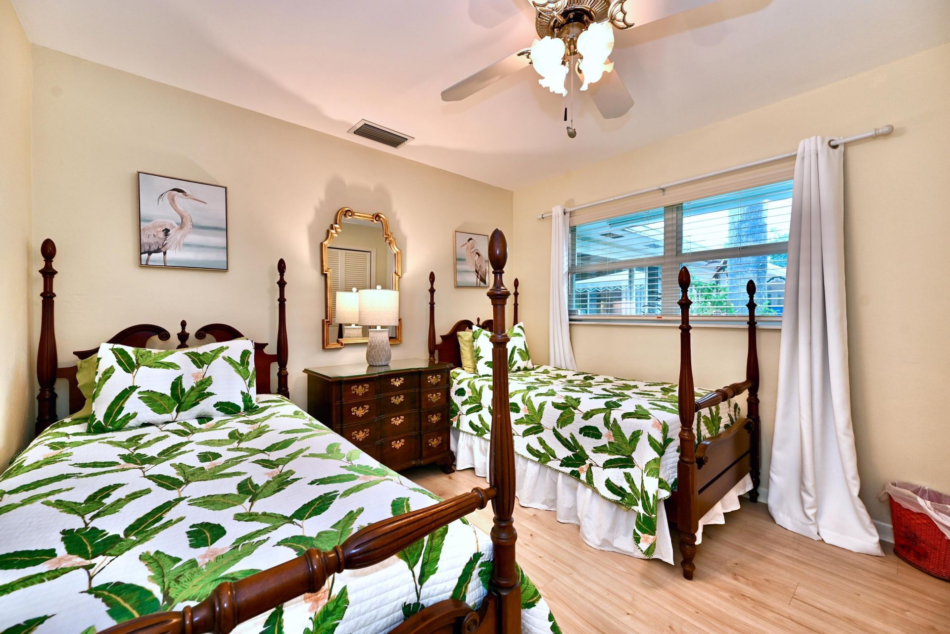 129 Alhambra Place, West Palm Beach, FL 33405 Photo