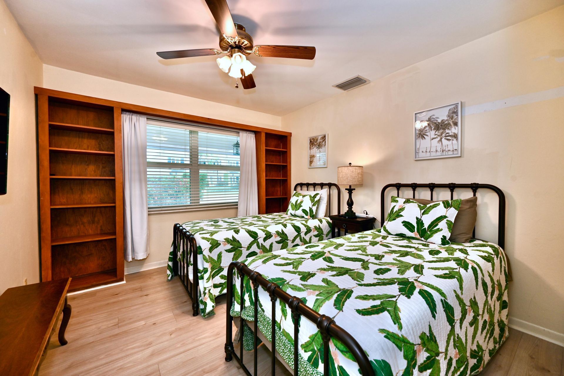 129 Alhambra Place, West Palm Beach, FL 33405 Photo