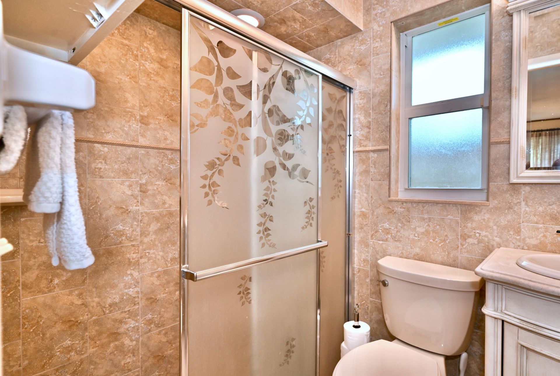 129 Alhambra Place, West Palm Beach, FL 33405 Photo