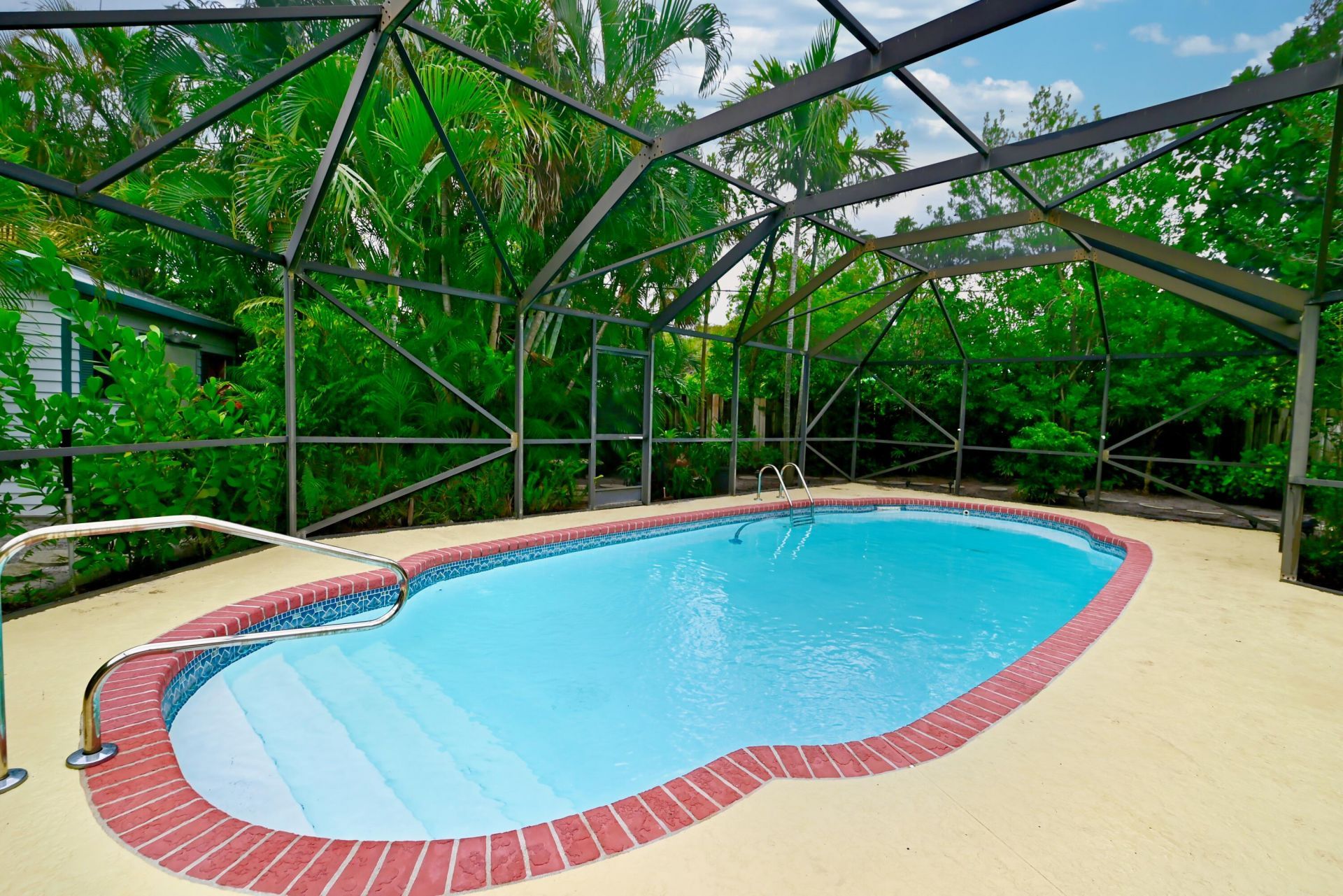 129 Alhambra Place, West Palm Beach, FL 33405 Photo