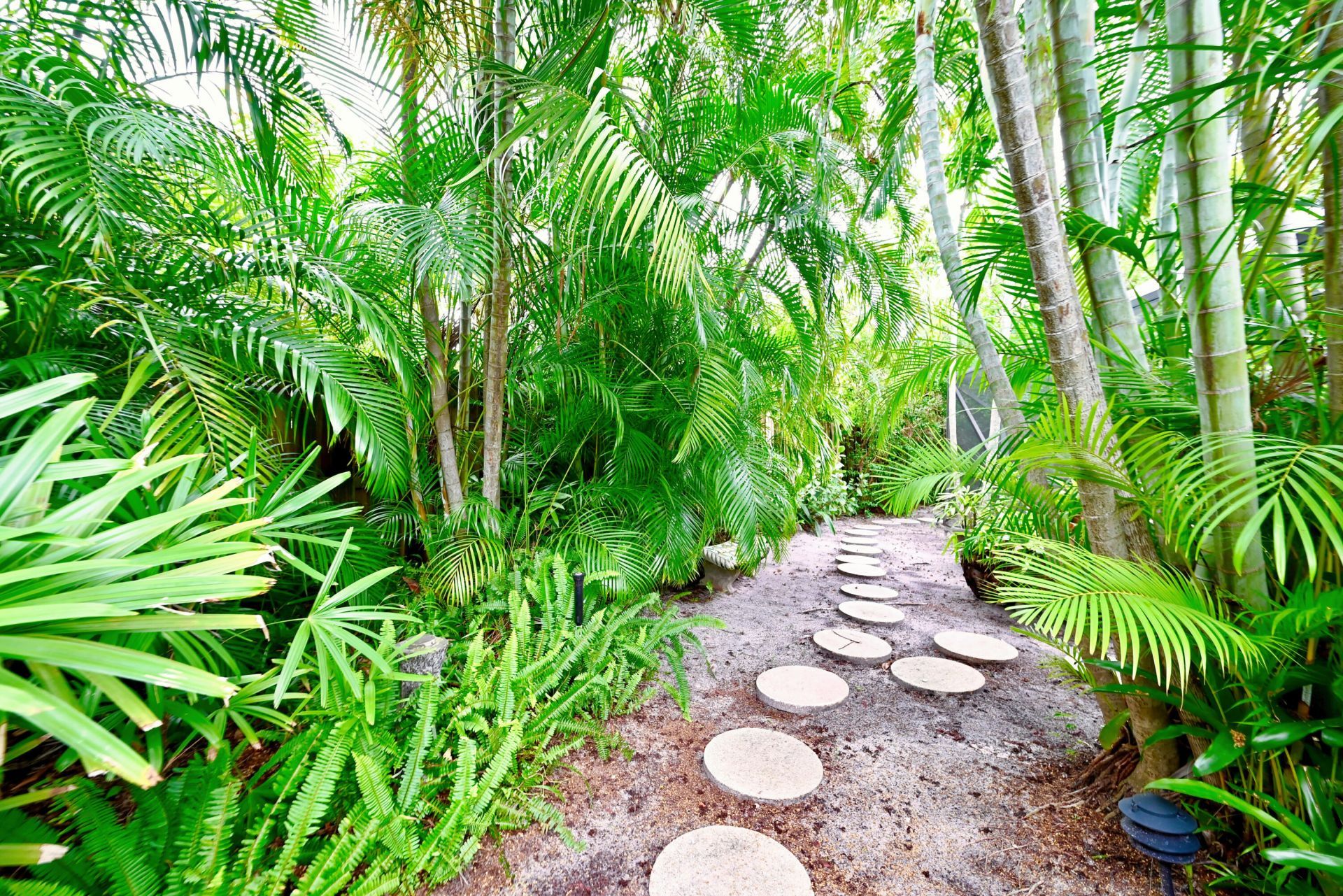 129 Alhambra Place, West Palm Beach, FL 33405 Photo