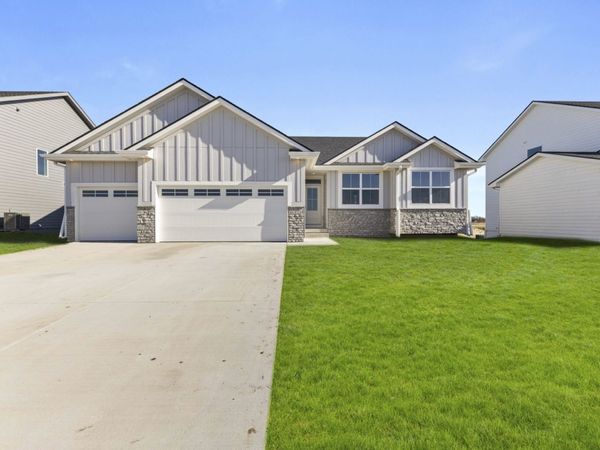 1415 NW Steven Street, Waukee, IA 50263