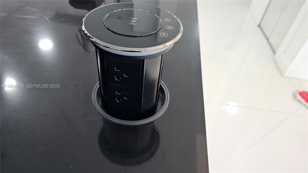 1861 NW North River Dr, Unit 11, Miami, FL 33125 Photo