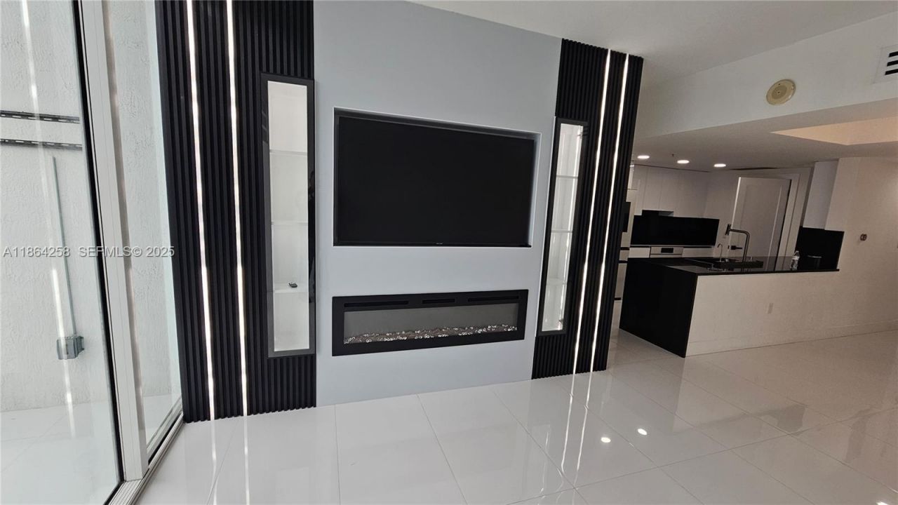 1861 NW North River Dr, Unit 11, Miami, FL 33125 Photo