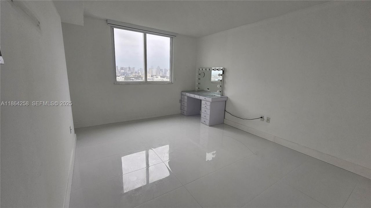 1861 NW North River Dr, Unit 11, Miami, FL 33125 Photo