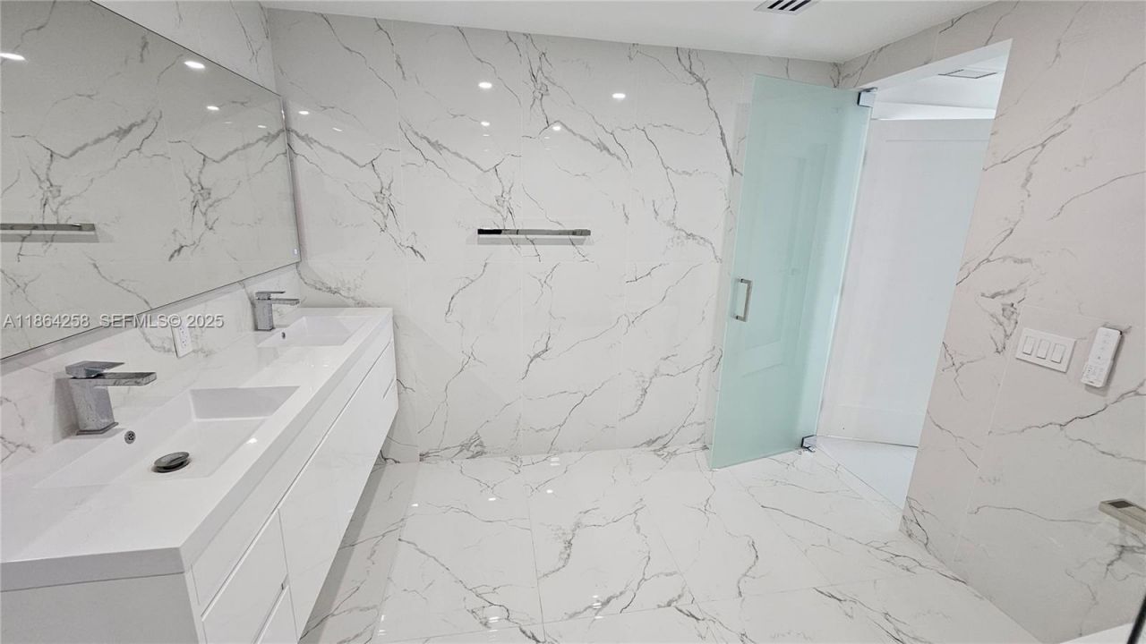 1861 NW North River Dr, Unit 11, Miami, FL 33125 Photo