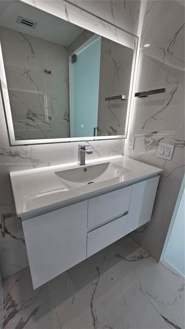 1861 NW North River Dr, Unit 11, Miami, FL 33125 Photo